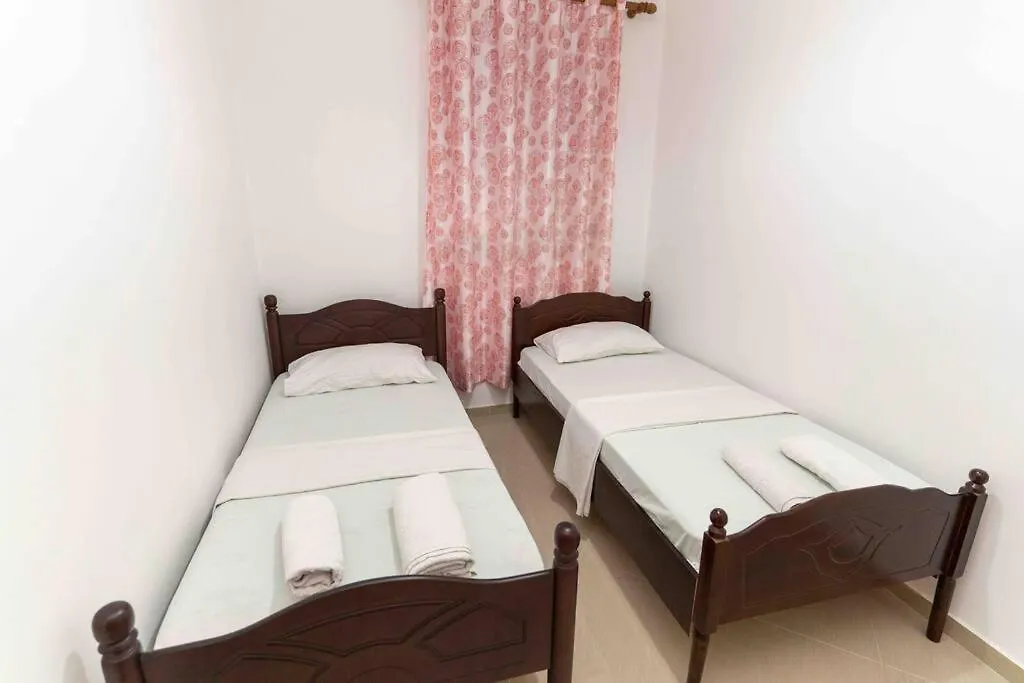 Апартаменты Private Familiar Apartment! Саранда